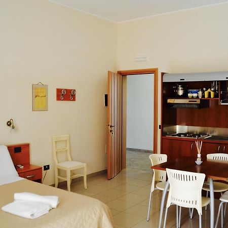 איספיקה Caposud Residence And Beach Club מראה חיצוני תמונה