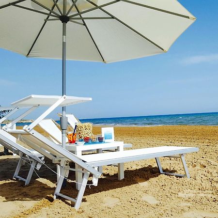 איספיקה Caposud Residence And Beach Club מראה חיצוני תמונה