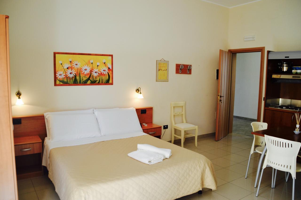 איספיקה Caposud Residence And Beach Club מראה חיצוני תמונה