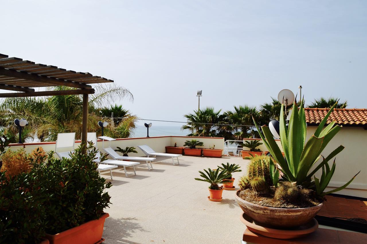 איספיקה Caposud Residence And Beach Club מראה חיצוני תמונה