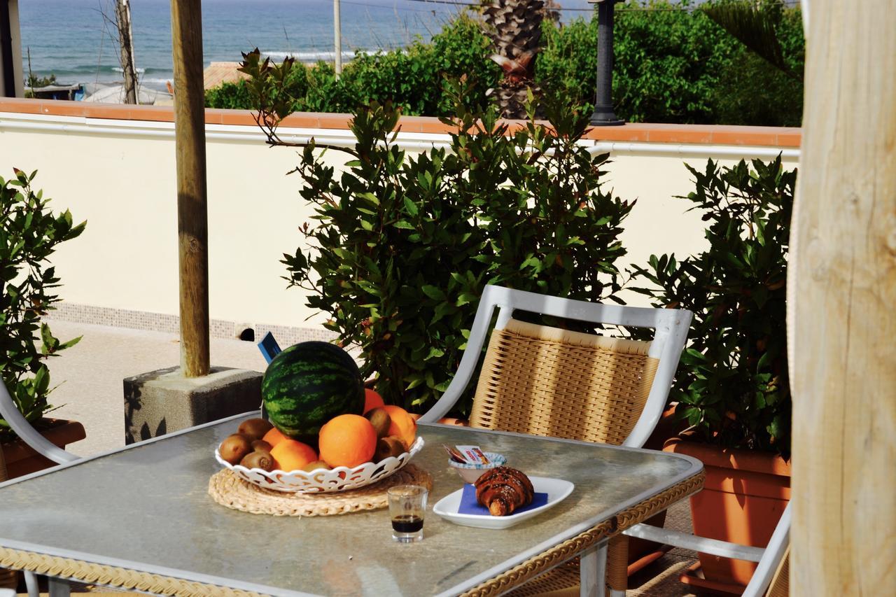 איספיקה Caposud Residence And Beach Club מראה חיצוני תמונה