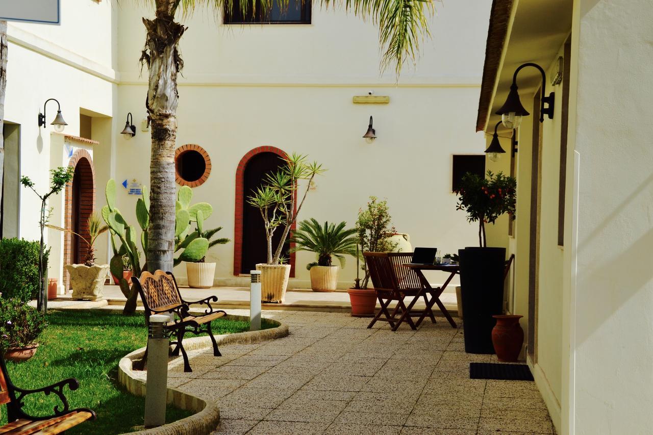 איספיקה Caposud Residence And Beach Club מראה חיצוני תמונה